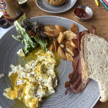 Water's Table - Breakfast - New American Near Me - Renton, Washington