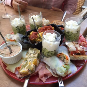 Le Bistrot des Vignes - La grande assiette apéritive:19€ - Brasseries Near Me - Dax, 40