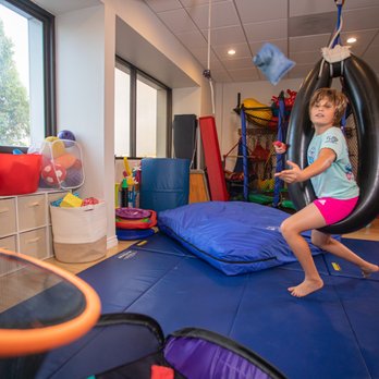 Kinder Clinic - Working on visual motor skills/ball skills in creative ways! - Occupational Therapy Near Me - Los Angeles, California Kinder Clinic - Working on visual motor skills/ball skills in creative ways! - Occupational Therapy Near Me - Los Angeles, California
