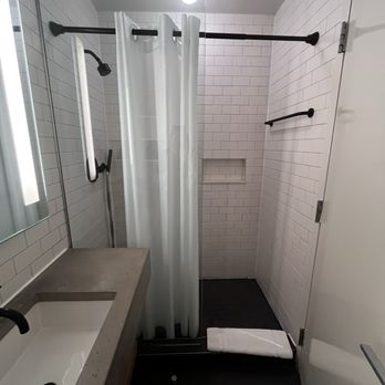 Truss Hotel Times Square - Bathroom Room 401 - Hotels Near Me - New York, New York Truss Hotel Times Square - Bathroom Room 401 - Hotels Near Me - New York, New York