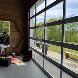 Pleasant Valley Farm and Vineyard - Live music on Saturday afternoon