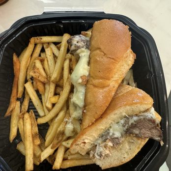 Tap 42 - Midtown Miami - Steak sandwich - Gastropubs Near Me - Miami, Florida Tap 42 - Midtown Miami - Steak sandwich - Gastropubs Near Me - Miami, Florida