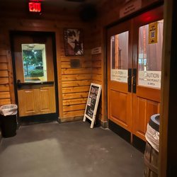 Texas Roadhouse - Indoor waiting area