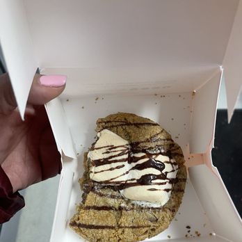 Crumbl - Chelsea - Smores cookie - Bakeries Near Me - New York, New York