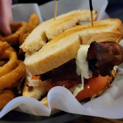 Ollie’s South Sports Bar And grill - BLT