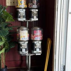 Buffalo Grille - Bubble gum machine