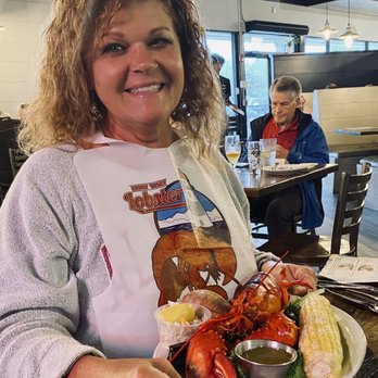 Pepper's Landing - 1 1/4 pound lobster - Seafood Near Me - Brunswick, Maine Pepper's Landing - 1 1/4 pound lobster - Seafood Near Me - Brunswick, Maine
