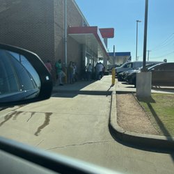 Bank of America Financial Center - Line out the door at 10am.