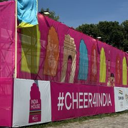 Parc de la Villette - Cheer 4 India
