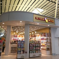 榮華 - Side of store