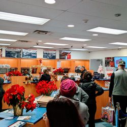 United States Post Office - Inside - Lines