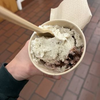 Cayuga Lake Creamery at The Dewitt Mall - Lavender and Cherry Jubilee - Ice Cream & Frozen Yogurt Near Me - Ithaca, New York Cayuga Lake Creamery at The Dewitt Mall - Lavender and Cherry Jubilee - Ice Cream & Frozen Yogurt Near Me - Ithaca, New York