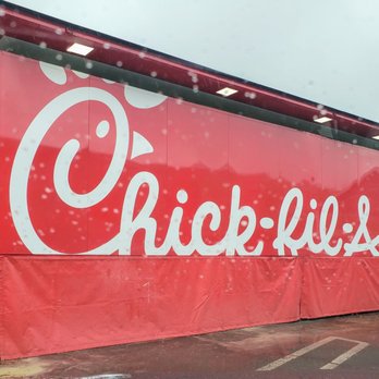 Chick-fil-A - Trailer that is the location outside of the mall - Fast Food Near Me - Troy, Michigan