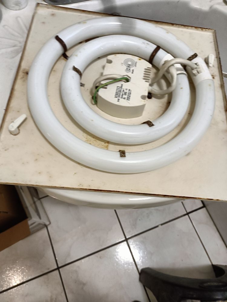 Slide of Lozada's Electric / Handyman