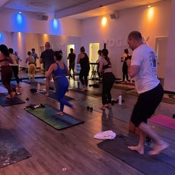 YogaSix West Seattle - Sculpt Yoga Class | Strength, Cardio, & Flexibility in One
Elevate your fitness journey with our Sculpt Yoga class!...