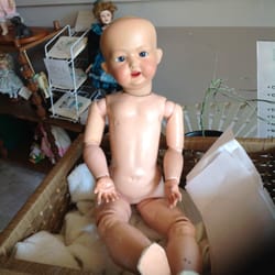 Valarie Moyer's Unique Dolls and Gifts