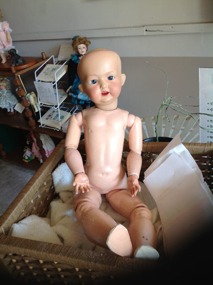 Valarie Moyer's Unique Dolls and Gifts Image