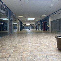 Glenwood Springs Mall - Right side of mall