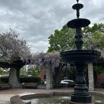 Franklin Square - Fountain - Parks Near Me Franklin Square - Fountain - Parks Near Me