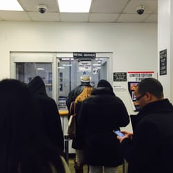US Post Office - This is the shortest I've ever seen the line here... Usually twice as long ugh