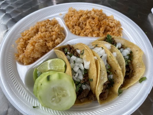 Ambro’s Tacos Y Más by null