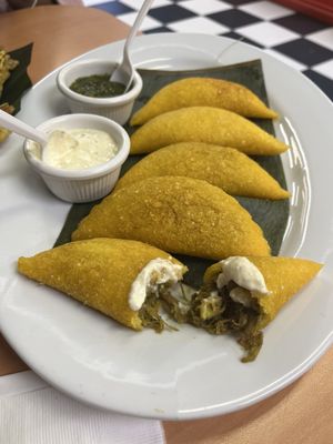 Empanadas Colombianas Luis Panes by null