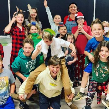 Stay Creative Studios - Christmas Art Class - Art Classes Near Me Stay Creative Studios - Christmas Art Class - Art Classes Near Me
