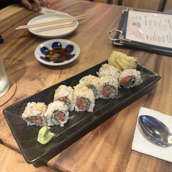 YA!!SUSHI - Spicy tuna roll - Sushi Bars Near Me - Honolulu, Hawaii YA!!SUSHI - Spicy tuna roll - Sushi Bars Near Me - Honolulu, Hawaii