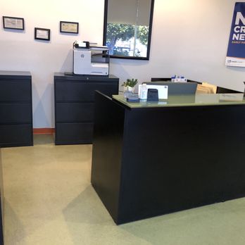 Diamond Collision - Front desk - Body Shops Near Me - Hawaiian Gardens, California