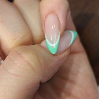 H & D Nail Spa Salon - Gap between line and fuzzy - Nail Salons Near Me - Chicago, Illinois