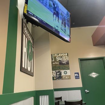 Wingstop - Dining area - Chicken Wings Near Me - Sicklerville, New Jersey