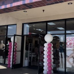 Exterior photo of Fashion Boomy - Paramount, California Exterior photo of Fashion Boomy - Paramount, California
