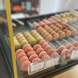Secret Food Tours - Macaroons at Le Lautree Chocolatier