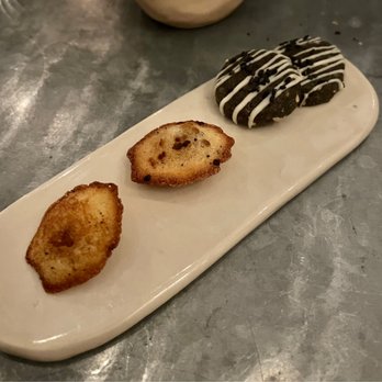 Frenchie - Black sesame yuzu cookies, honey madeleine with bee pollen - French Near Me - Paris, 75