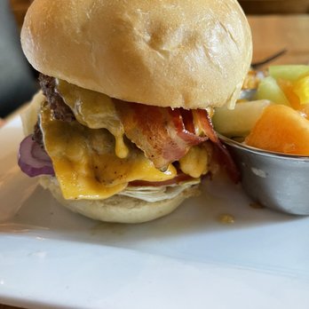Balter Beerworks - Tillamook Burger - New American Near Me - Knoxville, Tennessee Balter Beerworks - Tillamook Burger - New American Near Me - Knoxville, Tennessee