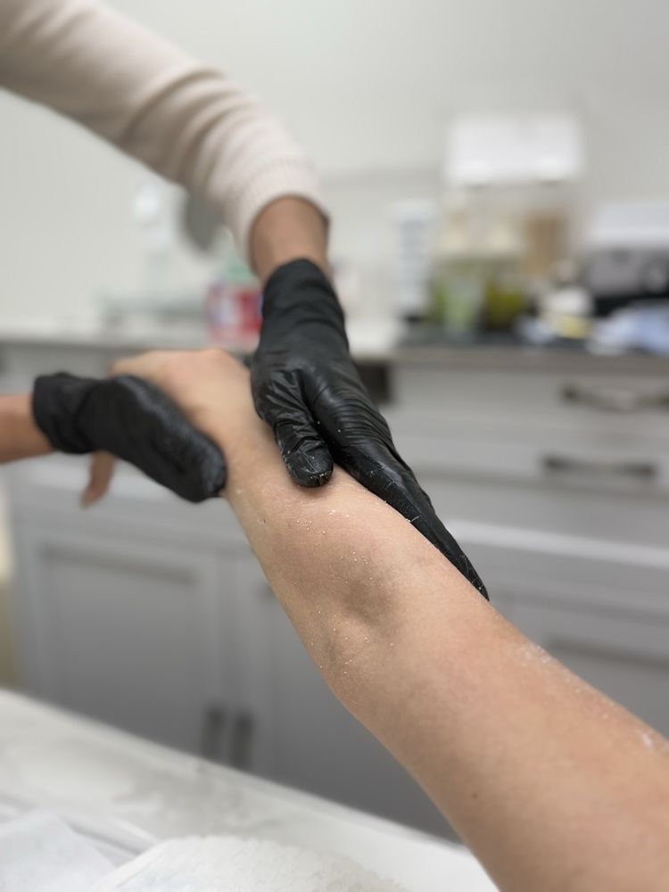 Blossom Sugar Wax Spa Logo