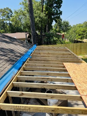 Big Rock Roofing & Construction