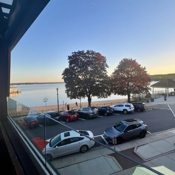 OAKFIRE - Updated July 2024 - 602 Photos & 758 Reviews - 831 Wrigley Dr, Lake Geneva, Wisconsin