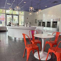 Fuse Frozen Yogurt - Indoor dining