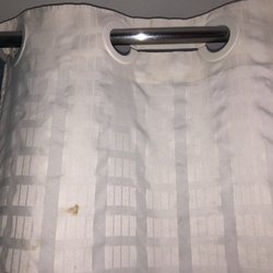 Karakahl Country Inn - Nasty shower curtain