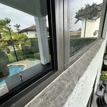 Priority Heights - Comparison between clean and dirty. A deep clean was performed here. - Window Washing Near Me Priority Heights - Comparison between clean and dirty. A deep clean was performed here. - Window Washing Near Me