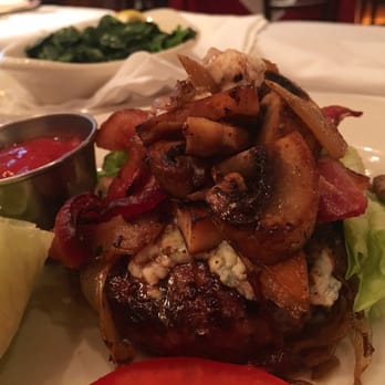 Petterinos - Burger with everything - American Near Me - Chicago, Illinois Petterinos - Burger with everything - American Near Me - Chicago, Illinois