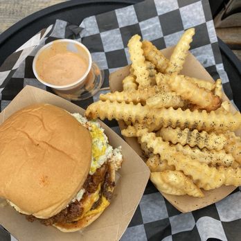 Al's Burger Shack - Bobo Chili Cheeseburger and Crinkle Cut Fries with Siracha aioli sauce - Burgers Near Me - Chapel Hill, North Carolina