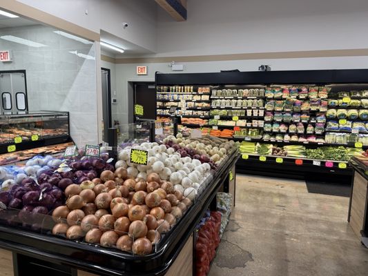 EDISON PARK FRESH MARKET - Updated July 2026 - 27 Photos - 6783 N ...