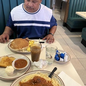 Lancers Restaurant - New American Near Me - Burbank, California