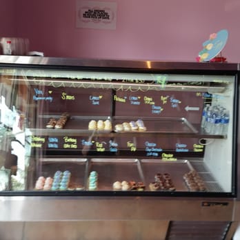 Sugardarlings Cupcakes - Cupcake display case - Desserts Near Me - Lutz, Florida Sugardarlings Cupcakes - Cupcake display case - Desserts Near Me - Lutz, Florida