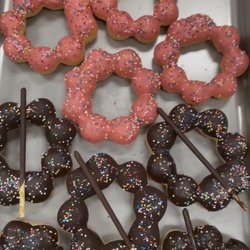 Lilikoi Boba - Chewy and soft mochi donuts - strawberry and chocolate