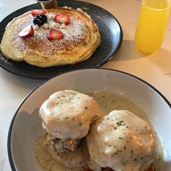 Dish Society - Chicken & Biscuits - Breakfast & Brunch Near Me - Houston, Texas