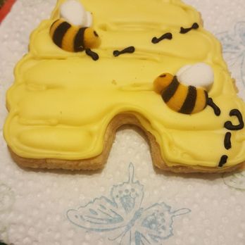Rose Bakery - Another Delicious creation for a gender reveal! :) - Bakeries Near Me - Van Nuys, California