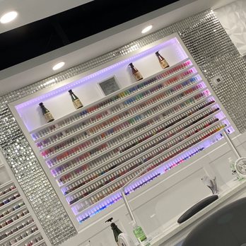 Lush Nail Bar - Polish wall - Nail Salons Near Me - Gilbert, Arizona
